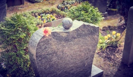 Le rechampissage de monument funéraire, pourquoi cette technique fait la différence