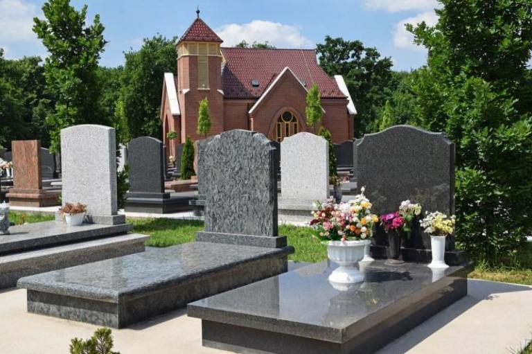 La gravure de columbarium à Saint Gorgon, entre tradition et émotion