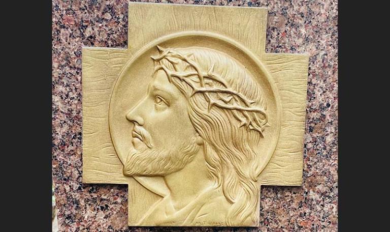 Vente & Pose d'Articles en Bronze : Un Choix Élégant pour Vos Hommages à Nancy, Metz et Strasbourg